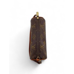 copy of copy of Pochette Louis Vuitton Monogram Pouch