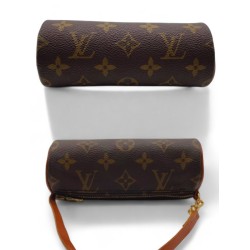 Mini Pochette Louis Vuitton Papillon 15 Monogram Pouch